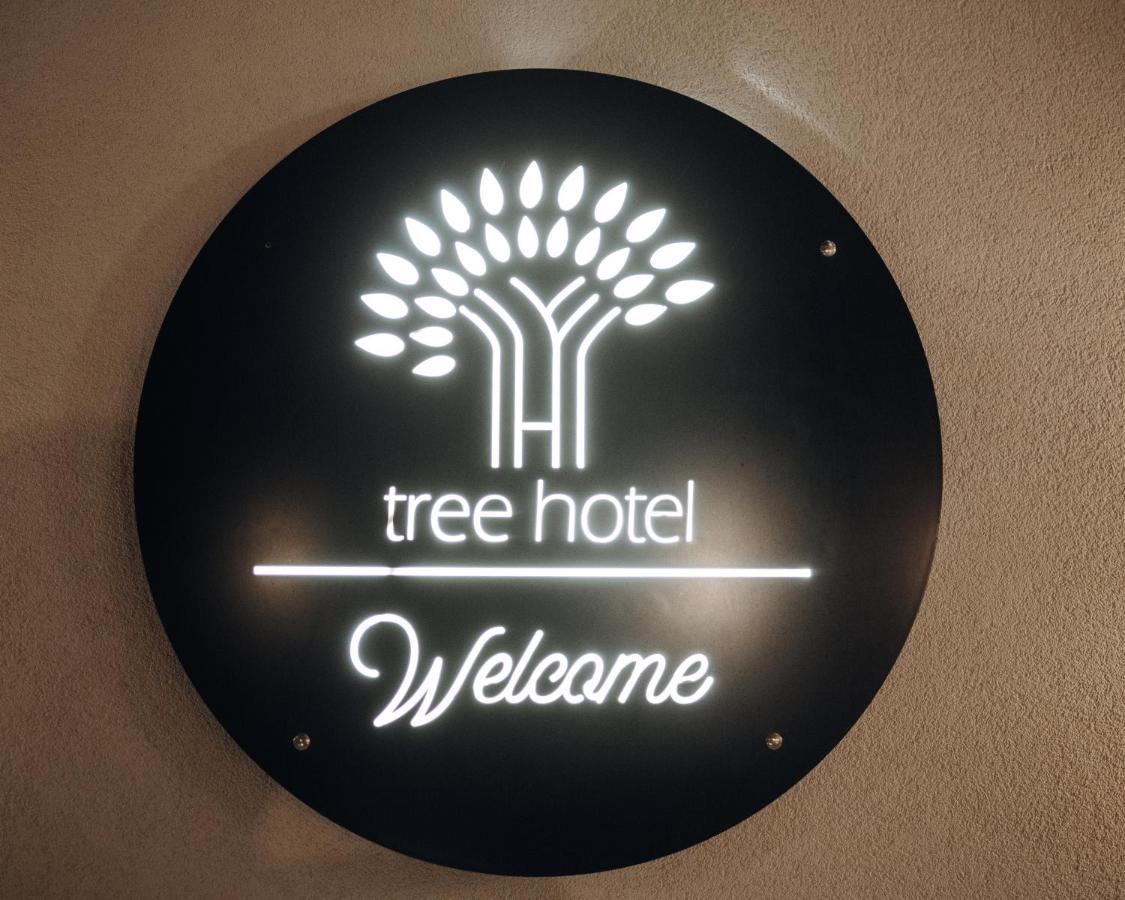 Tree Hotel Korce Exterior photo